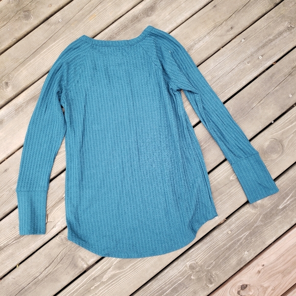 Chaser | Thermal Button Cuff Top - Picture 6 of 8